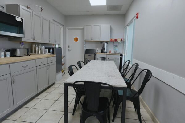 kitchen-table-SolutionPoint-Facility